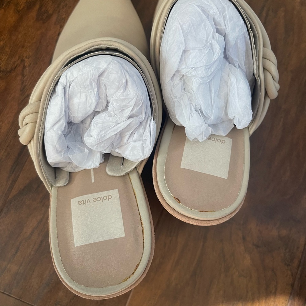 Dolce Vita Cream Pointed-Toe Knot Mules - Picture 4 of 6